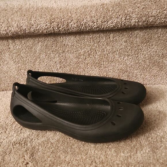 Crocs Women's "Kadee" Black Ballet Flats Size 8 - Picture 1 of 10